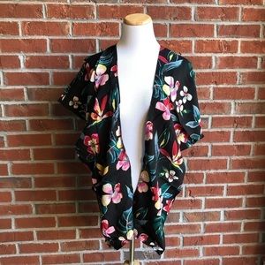 Black Floral Short Sleeve Kimono